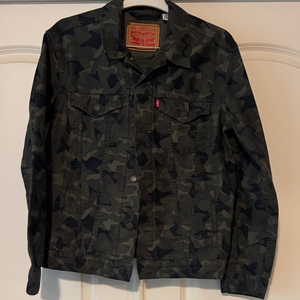 Levi's Men's Green and Black Camo Field Jacket